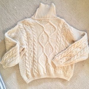 100% Wool Knit Ivory Sweater ❄️